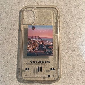 Case, iPhone 11 never used the case, it’s clear and in nice condition.